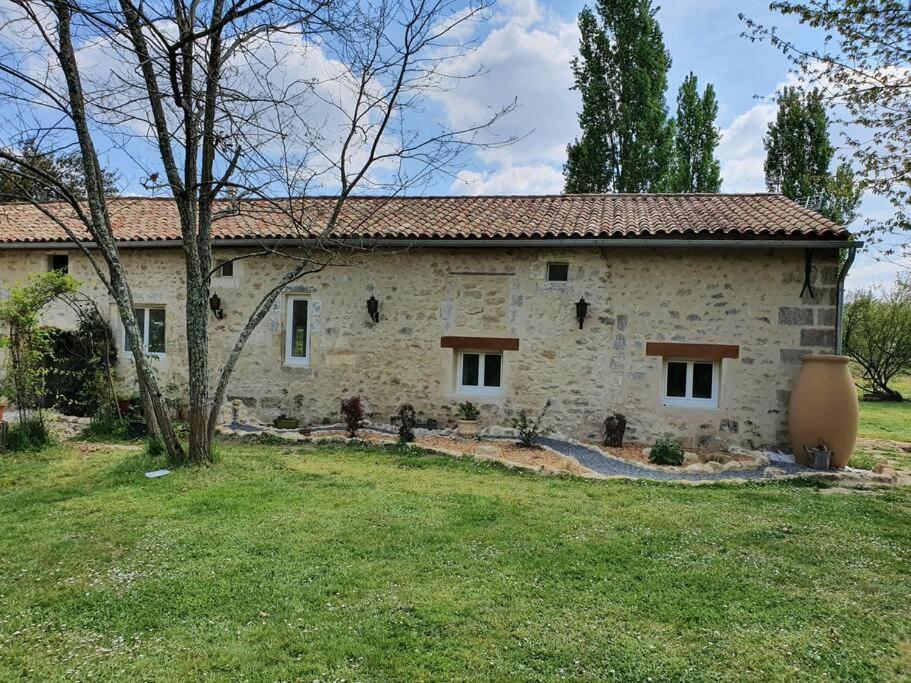 Gite Spacieux - 3 Chambres - Calme Et Charmant Cubnezais Екстер'єр фото
